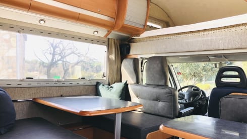 Ideal, beautiful, neat comfortable family Camper.