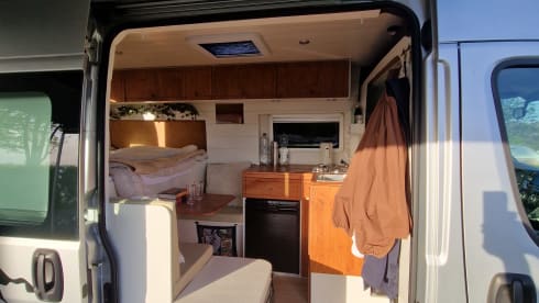 2-seater Peugeot bus from 2016