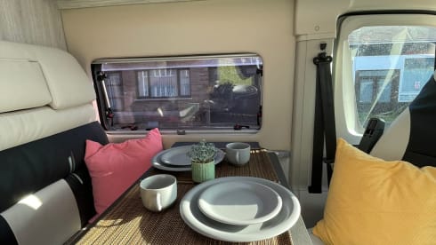 Fiat Livingstone Duo XL with electric lifting bed (3 sleeping places)