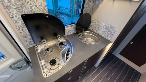 Motorhome to Hire - Rimor Seal 5 - 6 belts 6 berth