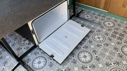 KIWI GOLD (6) – Renault Trafic Eco bus camper completely self-sufficient