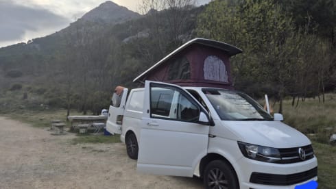 Herbie – Cute and cosy Volkswagen (seats + sleeps 3, 2017)