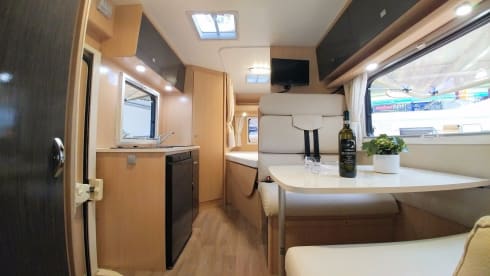 A-type – Beautiful camper (automatic); €300 discount from July 4th to July 18th