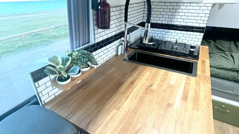 Vanessa – 5 berth Family Van