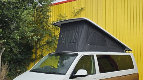 Busbie – 5 berth Volkswagen campervan from 2016