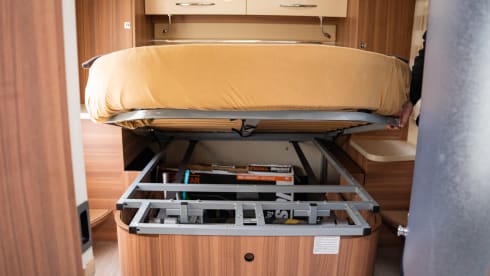 Luxe  4p camper – 4p Ford semi-integrated uit 2015