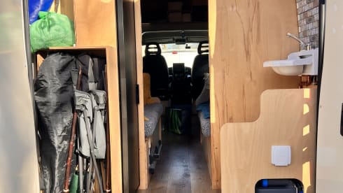 Trekker – Peugeot Boxer Electric Bed/Lithium powered/off-grid  2Berth