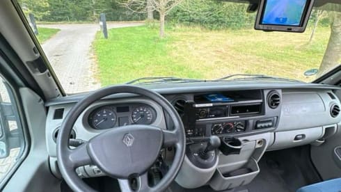 De Master – Robuster 3-Pfünder-Pössl-Bus aus dem Jahr 2008