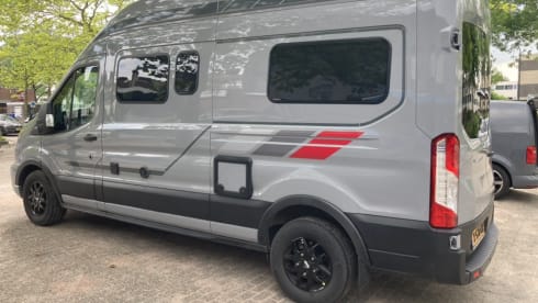 Nieuwe Camperbus Grey Matter – FORD LMC Innovan 590 camper van from 2024 Gray Matter