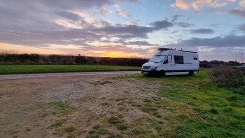 Buzz – 4 berth Mercedes LWB Sprinter - Epic Adventure Van