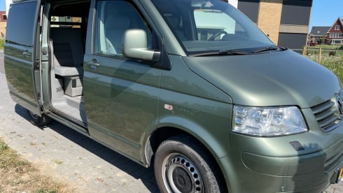California  – 4 pers. Volkswagen bus camper