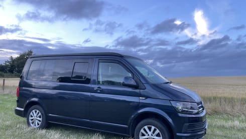 Jeeves – “Jeeves” 4 berth Volkswagen campervan from 2017