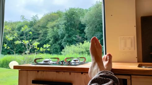 VanScheef – Mega cozy 3p Off-grid self-build camper