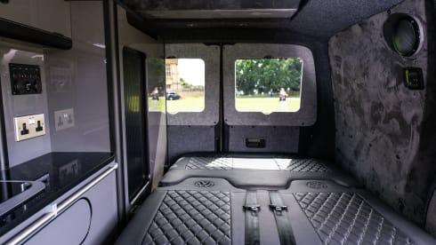 Floki – Luxury 4 berth Volkswagen campervan 2017