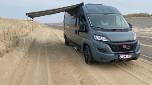 Rolly – 2p Roller Team bus uit 2025