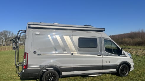 Luxury 6p Mercedes-Benz camper