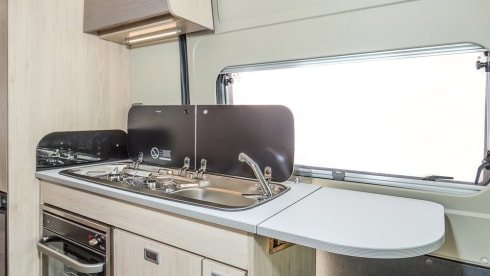 Iona (Manual) – Auto-Trail Expedition from 2024 (Manual)
