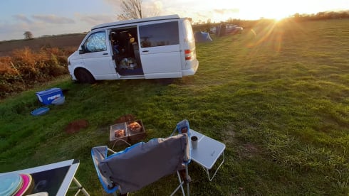 Talullah Zog – 4 berth Volkswagen T5 Campervan from 2012