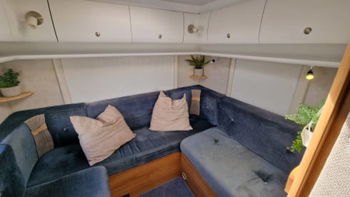Insurance Included in rental – Perfect family motorhome 6 berth 'off grid'