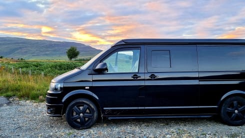 Monika – Vw family T5 -  LWB campervan sleeps 4 