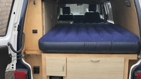 2p Volkswagen bus from 1992