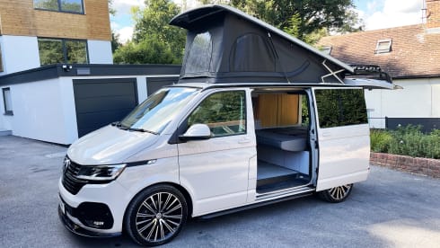 The Lillie camper – 4 berth VW T6.1 camper with awning