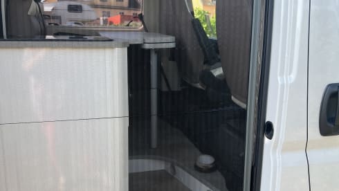 Well equipped Karmann Davis 620 bus from 2022 - dogs welcome