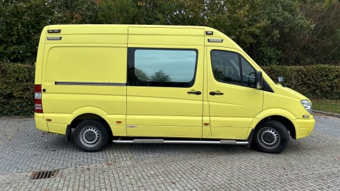 Yellowtrack  – Powerful Mercedes campervan – freedom, comfort and adventure for two!