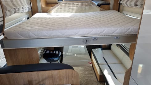 Efa – 6 berth Roller Team semi-integrated from 2024