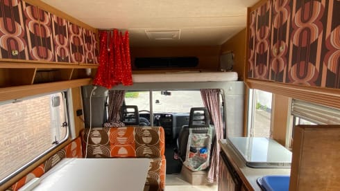 Bloemen camper – 3p Dethleffs alcove uit 1995