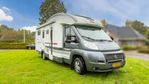 Very luxurious semi-integrated camper with a lot of comfort