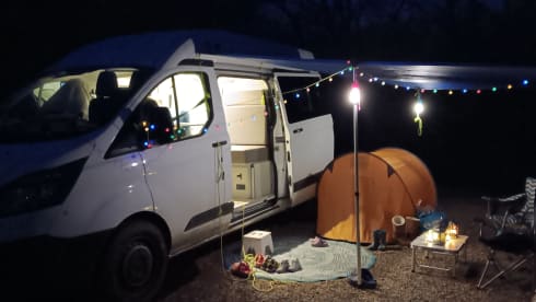 DUSTY – FORD TRANSIT CUSTOM HIGH TOP - UP TO 5 BERTH