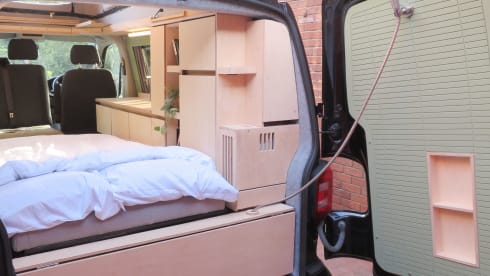 Benji – 4 berth Volkswagen bus from 2017
