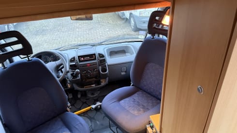 Factory campervan La-strada Airco (flexible pick-up and return)