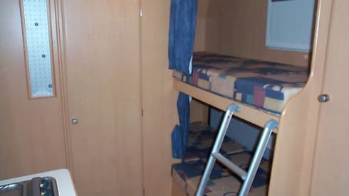 Super plenty of indoor space. Pleasant light inside. Completely self-sufficient.