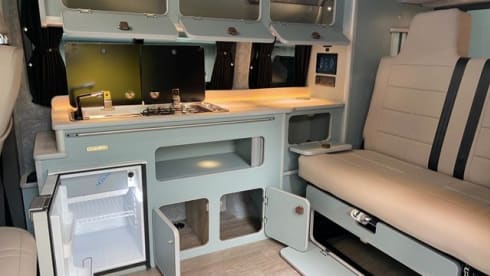 Lillibet – Adventure Ready – Stunning Bayleaf Green VW T6.1, 4 Berth – Pets Welcome