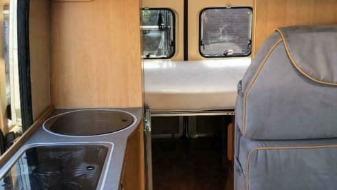 Lets go, life is too short – 2p Adria Mobil 600 Bus camper from 2008