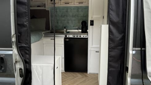 Bob – Peugeot bus camper (extra long comfortable bed)
