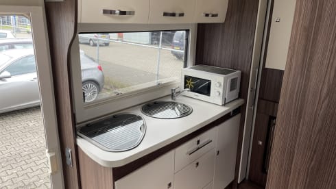 4 personnes Benimar Tessoro 486 Semi-intégré