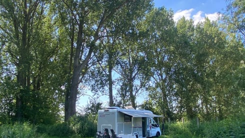 Kwist Bus – Camper 2020 - 4 p with air conditioning in living area - Challenger