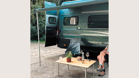 CLAY & GRACE - home away from home – 2-person Knaus bus camper from 2019 - with special design
