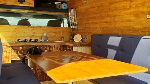 Squeak 🐰 – Compact surf camper!!