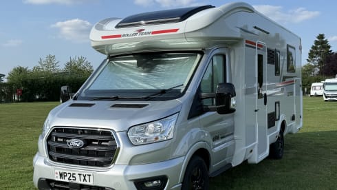 Safari – 4 berth Roller Team semi-integrated from 2025