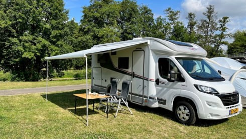 Romantic Luxury Camper – 2p LMC semi-integrated from 2020