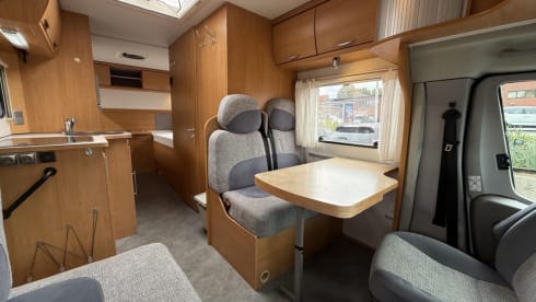 ruime 2p Fiat semi-integrated uit 2007