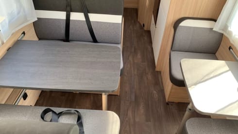 Sunlight – Luxury 6 berth Sunlight A72 ~ 6 seatbelts ~ 8 seats ~ HUGE SPEC