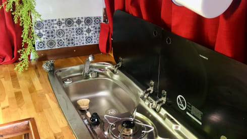 Billie – Insurance included · Low mileage · LPG + optional bedding available