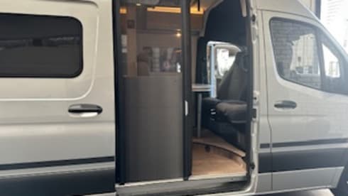 4-seater Mercedes-Benz bus from 2023