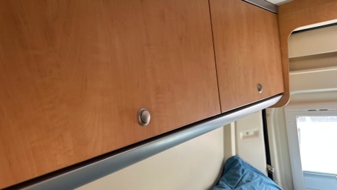 buzz2 – Comfortable and compact bus camper with 2 sleeping places