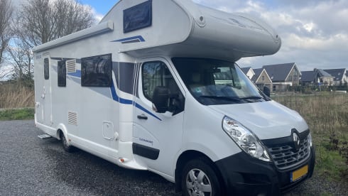 Spacious 7-person Rimor alcove family camper from 2019